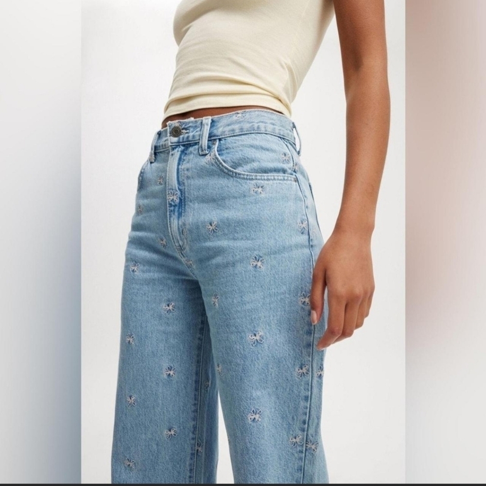 Cotton On Pink Bow Embroidered Loose Straight Jeans - Picture 3 of 8